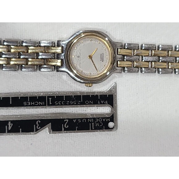 Citizen Quartz Silver Gold Tone Women Vintage Bracelet Watch 2250-899415